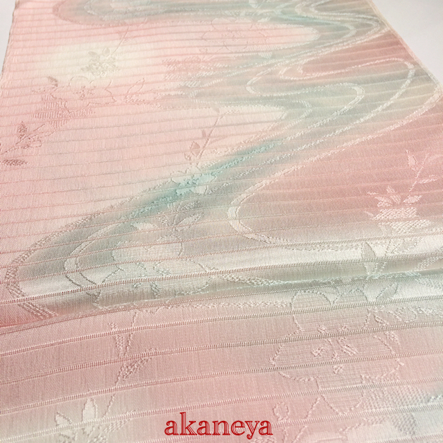 夏の帯揚げ　薄いピンク　水色